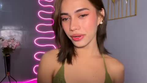 sweet_nikki03 online show from 18, 4, 2026
