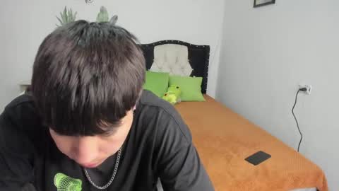 sweet_paradisex5 online show from 17, 4, 2026