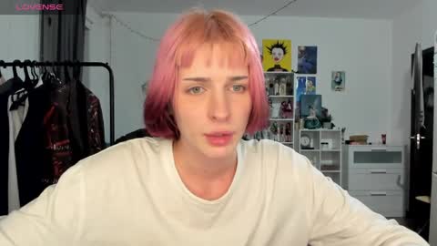 kira online show from 17, 4, 2026