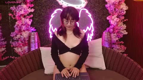 Roxanee online show from 10, 2, 2026