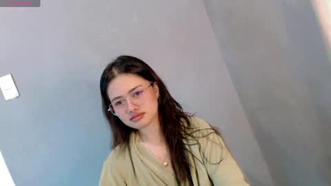 Snapshot of sweet_sirenxx chatting on 14, 1, 2025 Leah online show from 14, 1, 2025