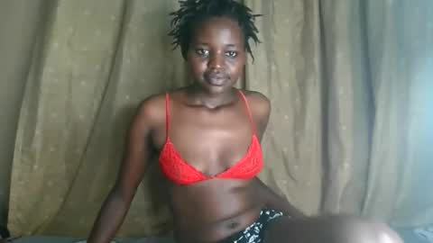 Snapshot of sweet_smiles2 chatting on 21, 5, 2026 sweet_smiles2 online show from 21, 5, 2026