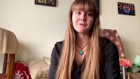 Snapshot of sweet_truffle chatting on 4, 3, 2025 Heidi Brenner - Please check bio for schedule FAQ online show from 4, 3, 2025