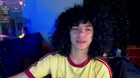 Steven independent model online show from 27, 11, 2025