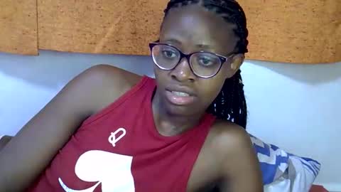 Snapshot of sweet_zarah chatting on 5, 3, 2026 sweet_zarah online show from 5, 3, 2026
