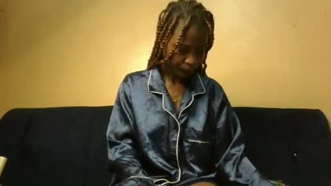 Snapshot of sweet_zella chatting on 17, 5, 2026 zellate online show from 17, 5, 2026