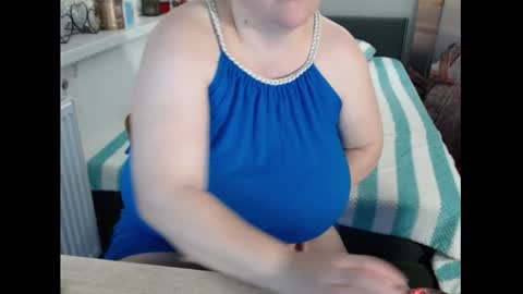 Sweetboobs85h online show from 16, 12, 2025