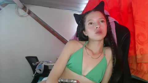 Snapshot of sweetdam12 chatting on 12, 12, 2024 sweetdam12 online show from 12, 12, 2024