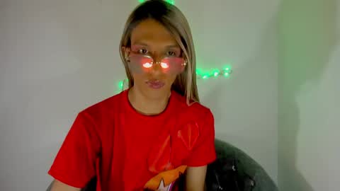 Snapshot of sweetdesaire chatting on 22, 4, 2026 Amelia online show from 22, 4, 2026