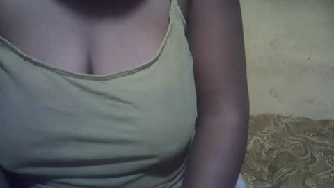 Snapshot of sweetdivah2 chatting on 17, 7, 2026 divinah online show from 17, 7, 2026