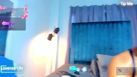 Snapshot of sweetebony_69 chatting on 27, 5, 2026 Mia online show from 27, 5, 2026