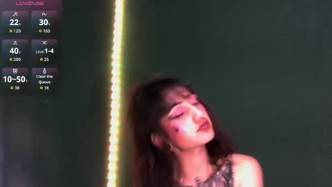 carolayn  online show from 14, 10, 2025