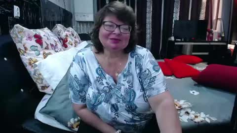 sweetestmilf4you online show from 30, 4, 2026