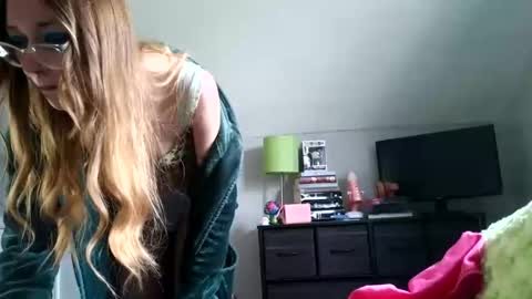 sweetgirlls online show from 22, 5, 2026
