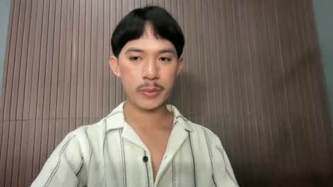 Snapshot of sweetguy102103 chatting on 5, 3, 2026 khrayan online show from 5, 3, 2026