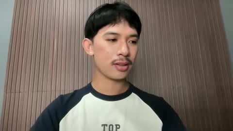 Snapshot of sweetguy102103 chatting on 10, 3, 2026 khrayan online show from 10, 3, 2026