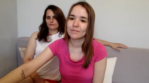 Snapshot of sweetharts69 chatting on 15, 5, 2026 Alina and Mia online show from 15, 5, 2026