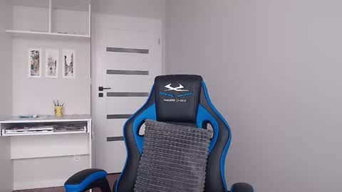 Emma  online show from 17, 2, 2026