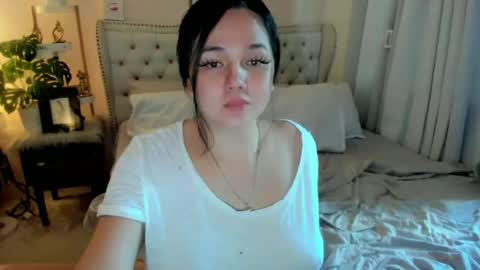Snapshot of sweethoney369 chatting on 17, 6, 2026 Layla online show from 17, 6, 2026