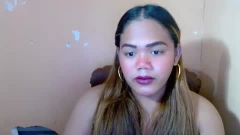 Snapshot of sweethot_bella chatting on 10, 9, 2025 Bella online show from 10, 9, 2025