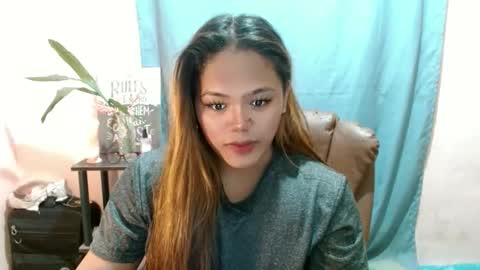 Snapshot of sweethot_bella chatting on 9, 10, 2025 Bella online show from 9, 10, 2025