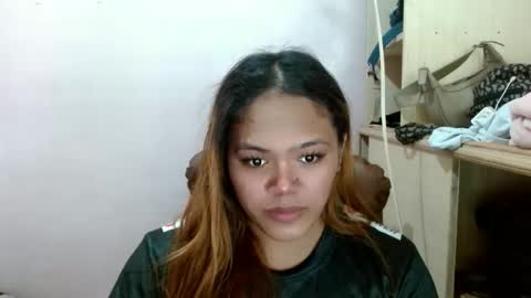Snapshot of sweethot_bella chatting on 15, 10, 2025 Bella online show from 15, 10, 2025