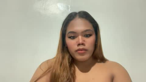 Snapshot of sweethot_bella chatting on 18, 10, 2025 Bella online show from 18, 10, 2025