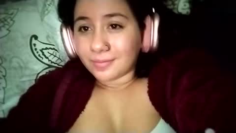 Snapshot of sweetie__annie chatting on 19, 2, 2025 Ana Mara i cant Make noise My family is here online show from 19, 2, 2025
