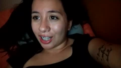 Snapshot of sweetie__annie chatting on 15, 5, 2026 Ana Mara i cant Make noise My family is here online show from 15, 5, 2026