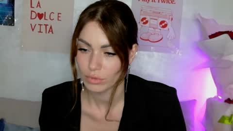 Snapshot of sweetiedarlingxoxox chatting on 26, 5, 2026 Daddy Babby Girl online show from 26, 5, 2026
