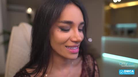 Snapshot of sweetlaurasaenz chatting on 22, 9, 2025 Laura Saenz  Geminis online show from 22, 9, 2025