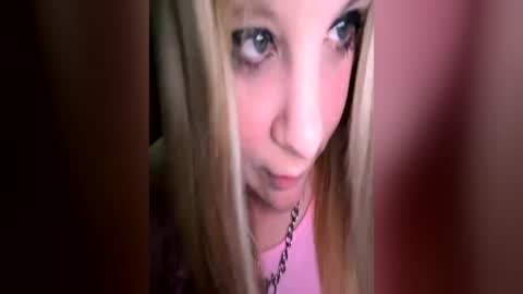 Snapshot of sweetlisa92 chatting on 1, 7, 2026 Lisa online show from 1, 7, 2026