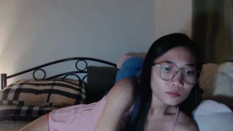 sweetmeeoowe_69 online show from 22, 3, 2026