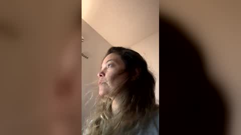 Snapshot of sweetmom1 chatting on 17, 3, 2026 Monic online show from 17, 3, 2026