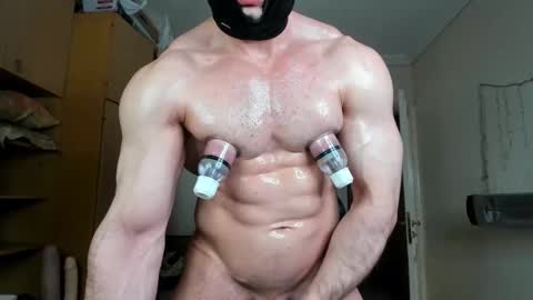 Snapshot of sweetmuscles_boy chatting on 8, 5, 2026 Lorenzo online show from 8, 5, 2026