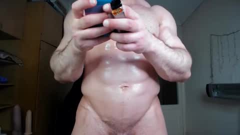 Snapshot of sweetmuscles_boy chatting on 27, 5, 2026 Lorenzo online show from 27, 5, 2026