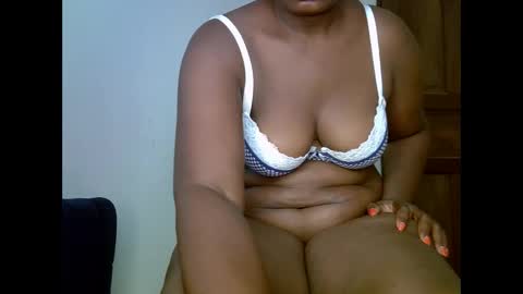 Snapshot of sweetrenne chatting on 15, 9, 2025 sweetrenne online show from 15, 9, 2025