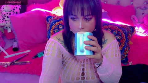 Snapshot of sweett_martina chatting on 2, 2, 2025 martina online show from 2, 2, 2025