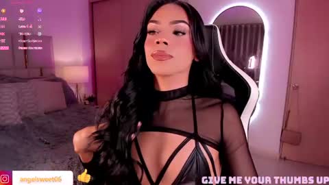 Snapshot of sweett_shinexx chatting on 5, 7, 2026 angel online show from 5, 7, 2026