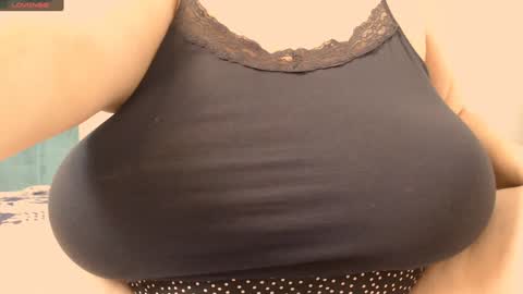 Snapshot of sweettm chatting on 5, 2, 2025 Maya online show from 5, 2, 2025