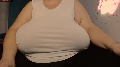 Snapshot of sweettm chatting on 23, 2, 2025 Maya online show from 23, 2, 2025
