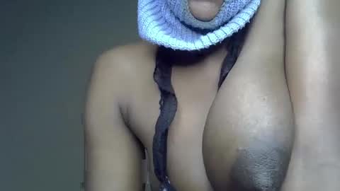 Snapshot of sweetvirgi25 chatting on 21, 2, 2026 loving soul online show from 21, 2, 2026