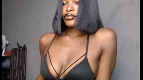 Snapshot of sweetxxboobsx chatting on 5, 3, 2026 sweetxxboobsx online show from 5, 3, 2026