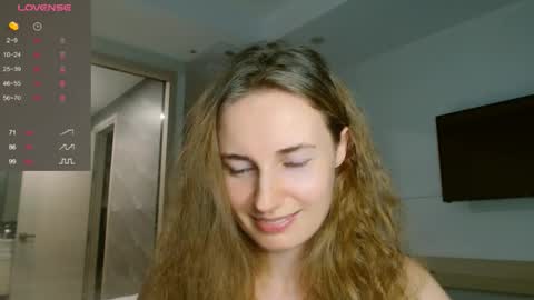 Snapshot of sweety_fruits chatting on 8, 11, 2025 sweety_fruits online show from 8, 11, 2025