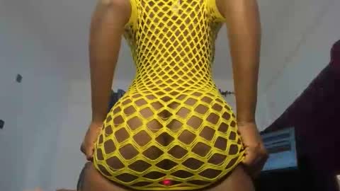 Snapshot of sweety_shawtys chatting on 2, 6, 2026 shawtyshasha online show from 2, 6, 2026
