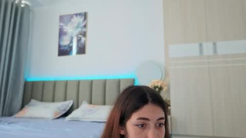 Vikky online show from 6, 4, 2026