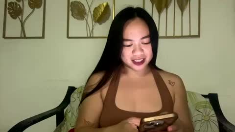 Snapshot of sweetyasian_ chatting on 10, 10, 2025 stacey online show from 10, 10, 2025