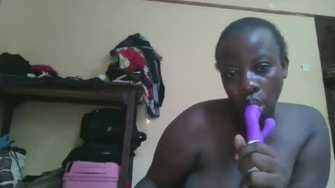 Snapshot of sweetyass25 chatting on 15, 11, 2025 sweetyass25 online show from 15, 11, 2025