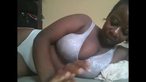 Snapshot of sweetyass25 chatting on 3, 12, 2025 sweetyass25 online show from 3, 12, 2025