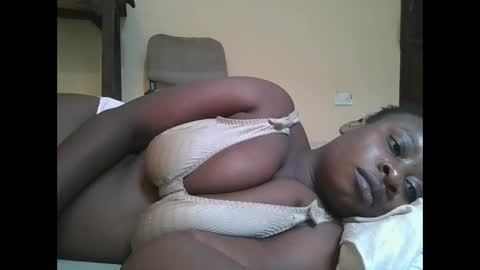 Snapshot of sweetyass25 chatting on 4, 2, 2026 sweetyass25 online show from 4, 2, 2026